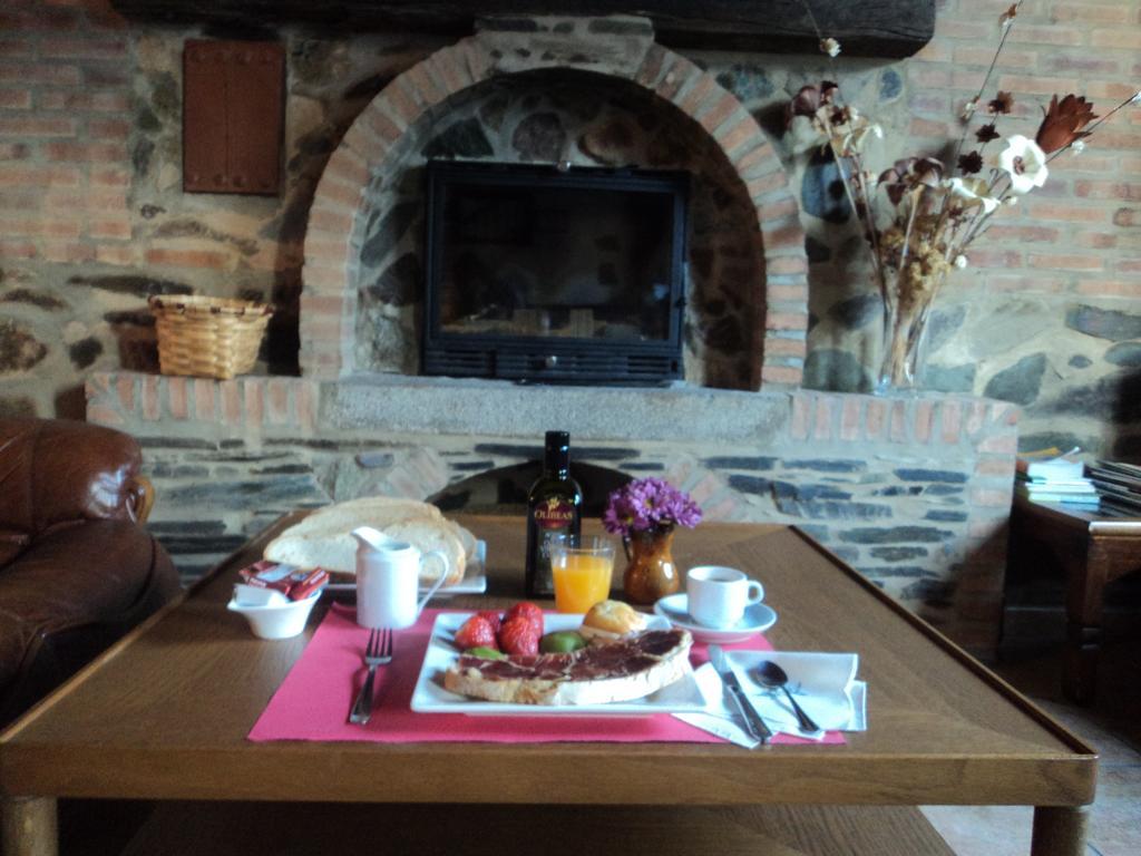 Hostal Rural Molino Del Bombo Aracena Esterno foto