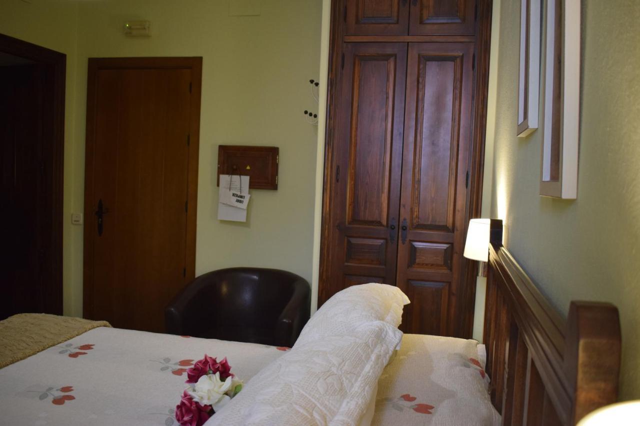 Hostal Rural Molino Del Bombo Aracena Esterno foto