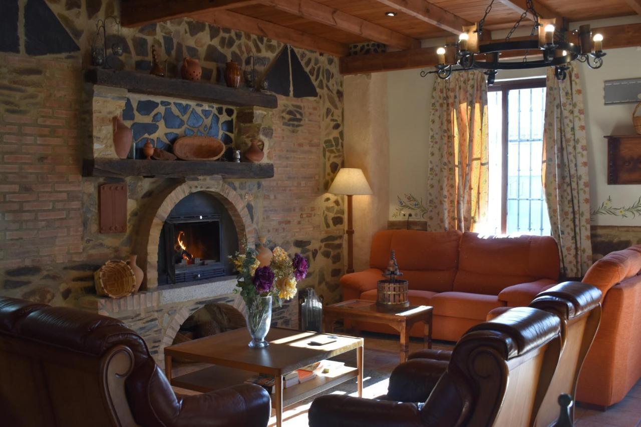 Hostal Rural Molino Del Bombo Aracena Esterno foto