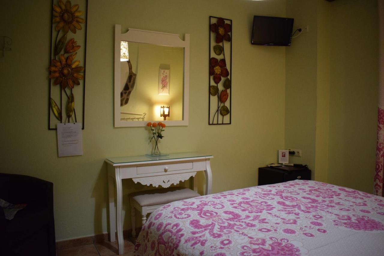 Hostal Rural Molino Del Bombo Aracena Esterno foto
